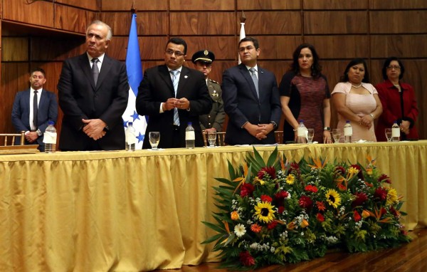 'Este premio va para quienes soñamos construir una Honduras digna”